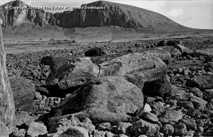 TDM_Vista_General_04.jpg - Easter Island. 1960. Ahu Tongariki. Photograph taken shortly after the destruction of the ahu by the tsunami of May 22, 1960.