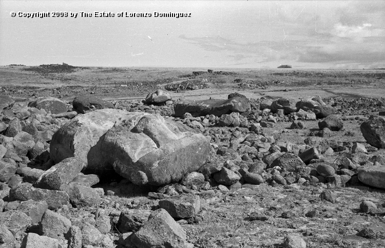 TDM_Vista_General_06.jpg - Easter Island. 1960. Ahu Tongariki. Photograph taken shortly after the destruction of the ahu by the tsunami of May 22, 1960.