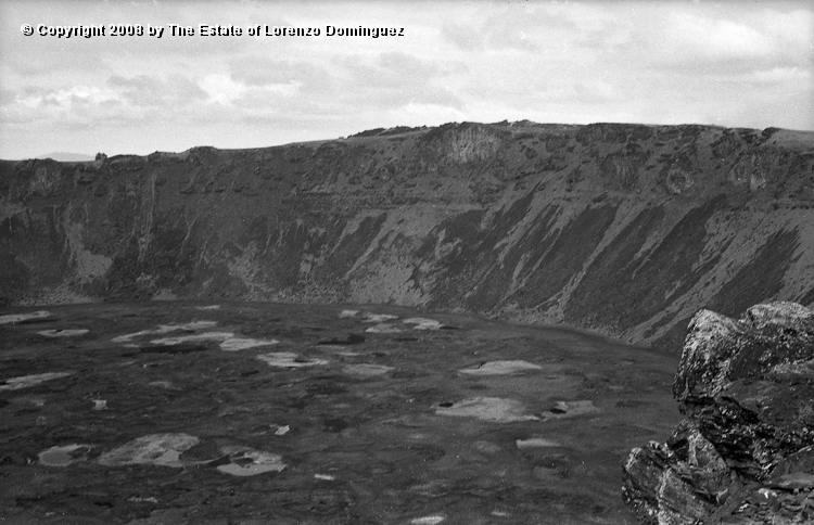 ORO_001.jpg - Easter Island. 1960. Orongo. Lagoon in the Rano-Kao.